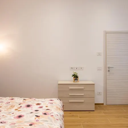 And Holidays Cav Chiara Apartment *